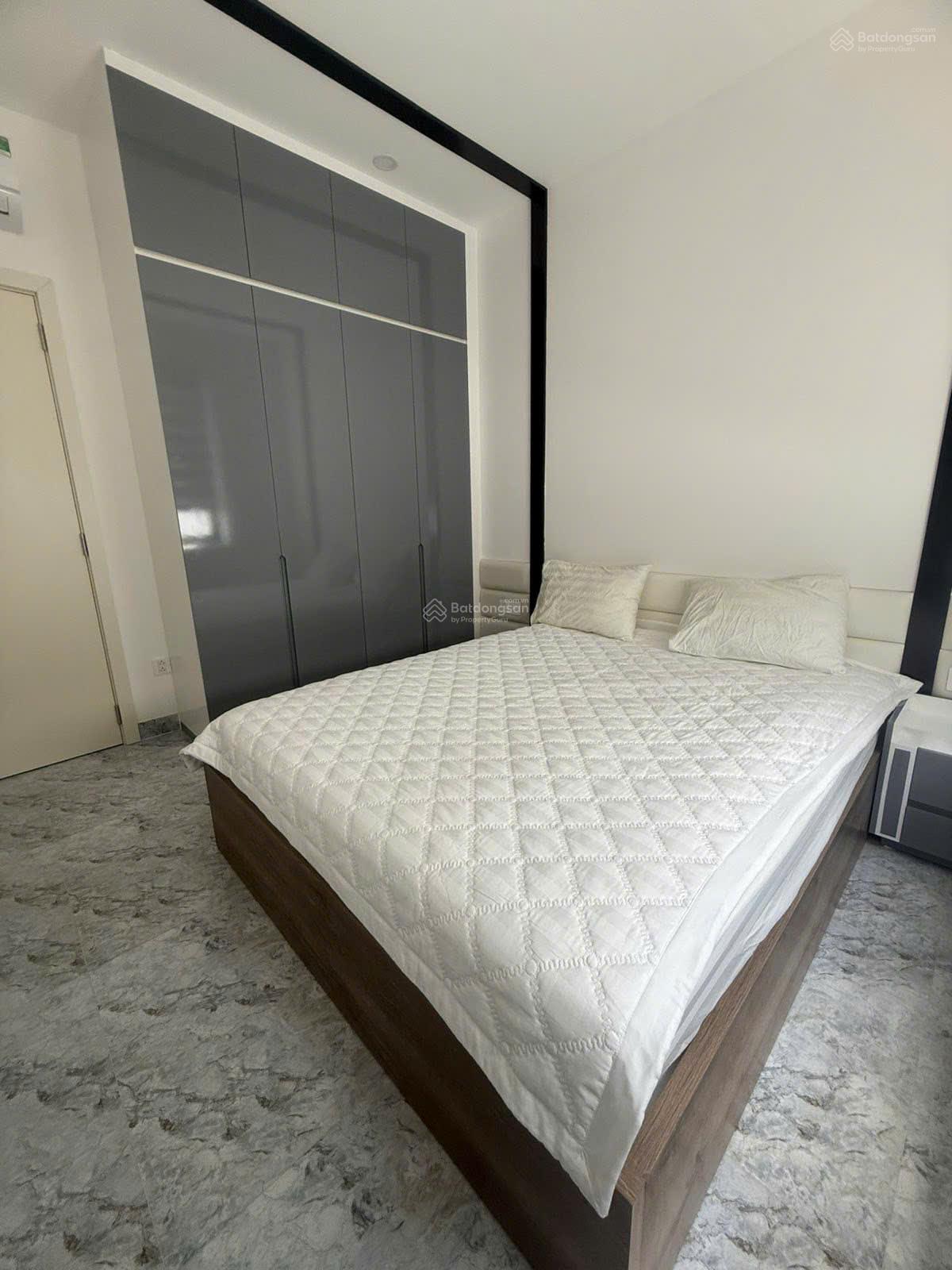 Bán nhà 3 tầng full nội thất gần công viên hoa giấy, cách khu hồ bơi - giá bán chỉ 8.4tỉ