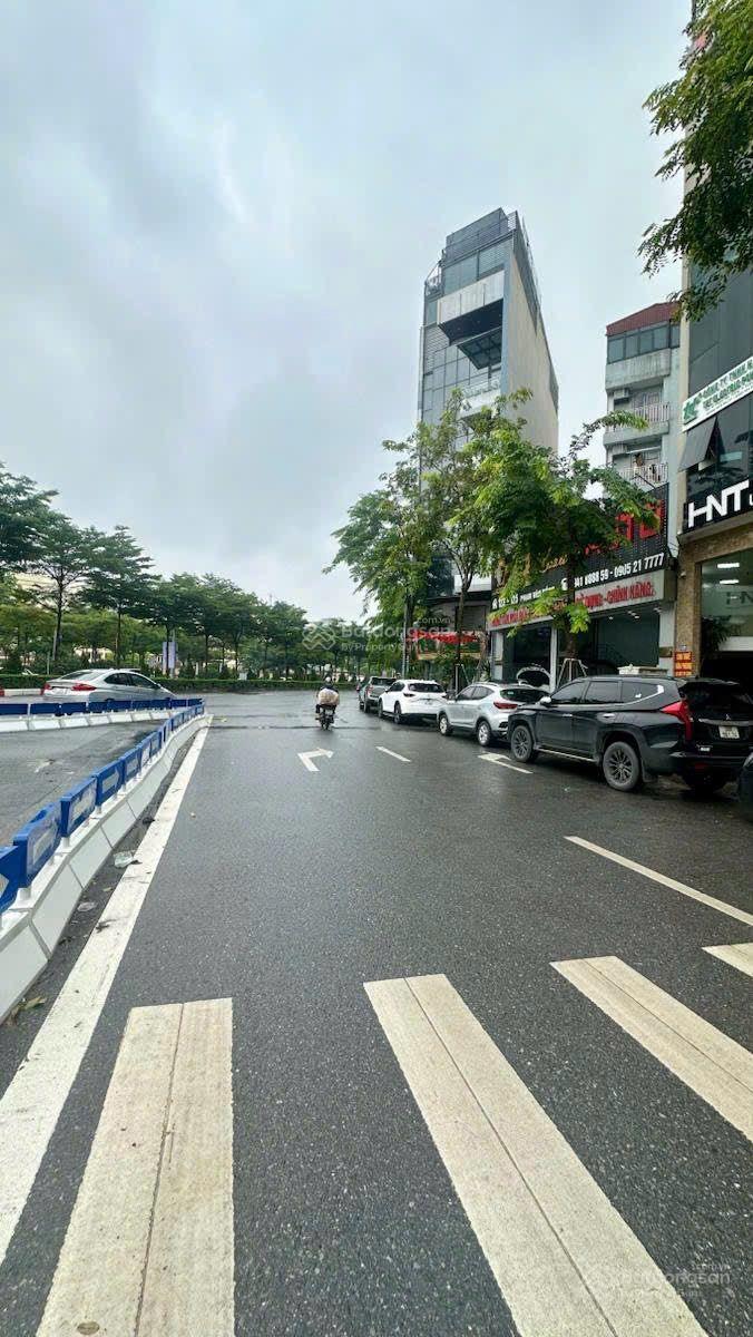 Nhà 5 tầng 75m2 giá 34 tỷ, Vỉa hè ô tô tránh tại Hoàng Quốc Việt