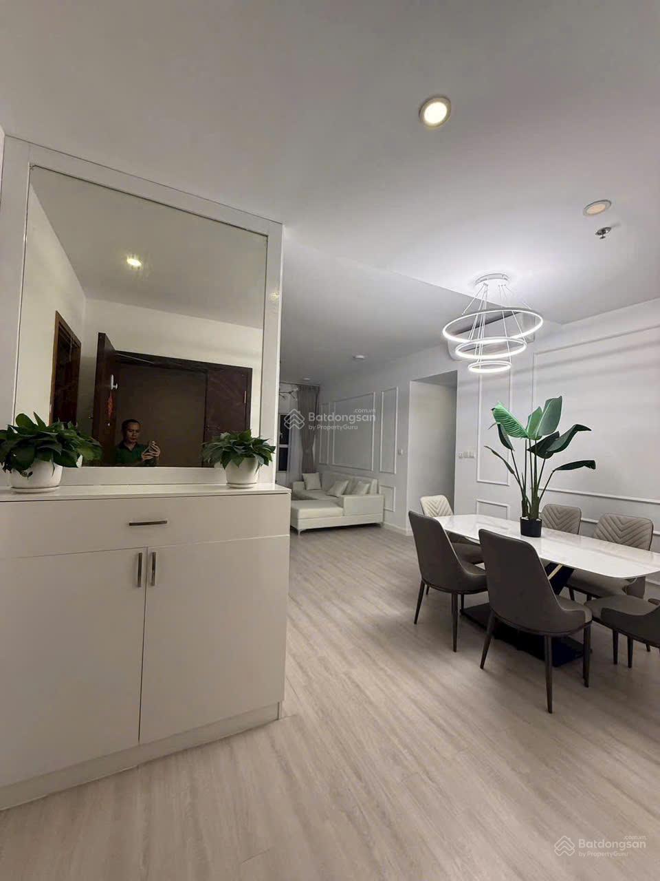 Bán căn hộ Sunrise City Quận 7 | Giá tốt nhất thị trường - đã có sổ hồng - view hướng Đông mát mẻ