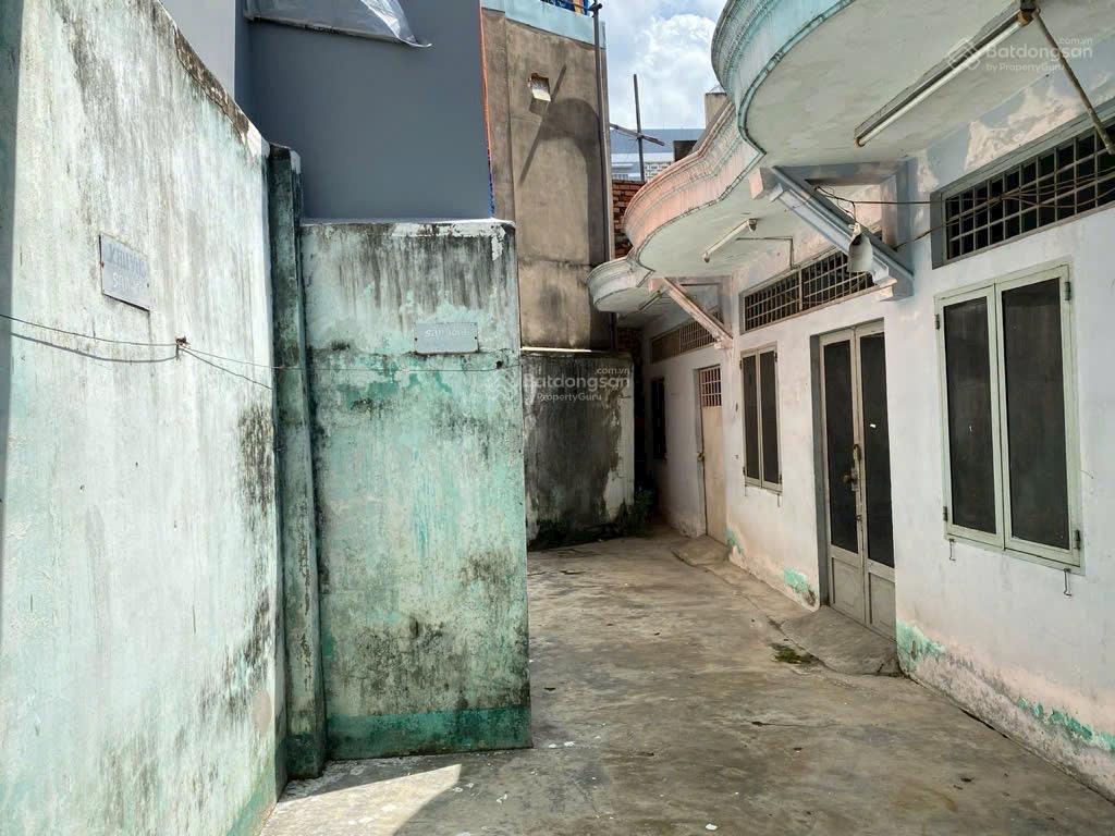 NHÀ 1 ĐỜI CHỦ - BÌNH ĐÔNG QUẬN 8 - NGANG 12 NỞ HẬU 20X25 - DTCN 352M2 - HẺM 5M- GIÁ 19.5 TỶ TL.