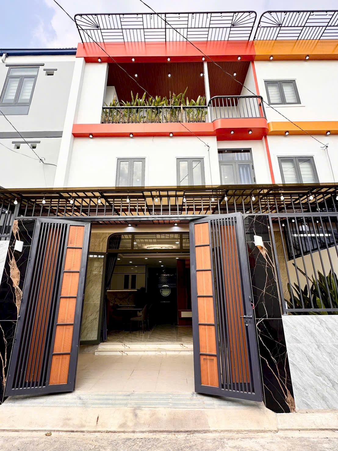 NHÀ NGANG 7 BỀ THẾ THẠNH XUÂN 22, QUẬN 12 GẦN CHỢ MINH PHÁT DT CỰC LỚN 70M2- HẺM XE HƠI -GIÁ:5TỶ650