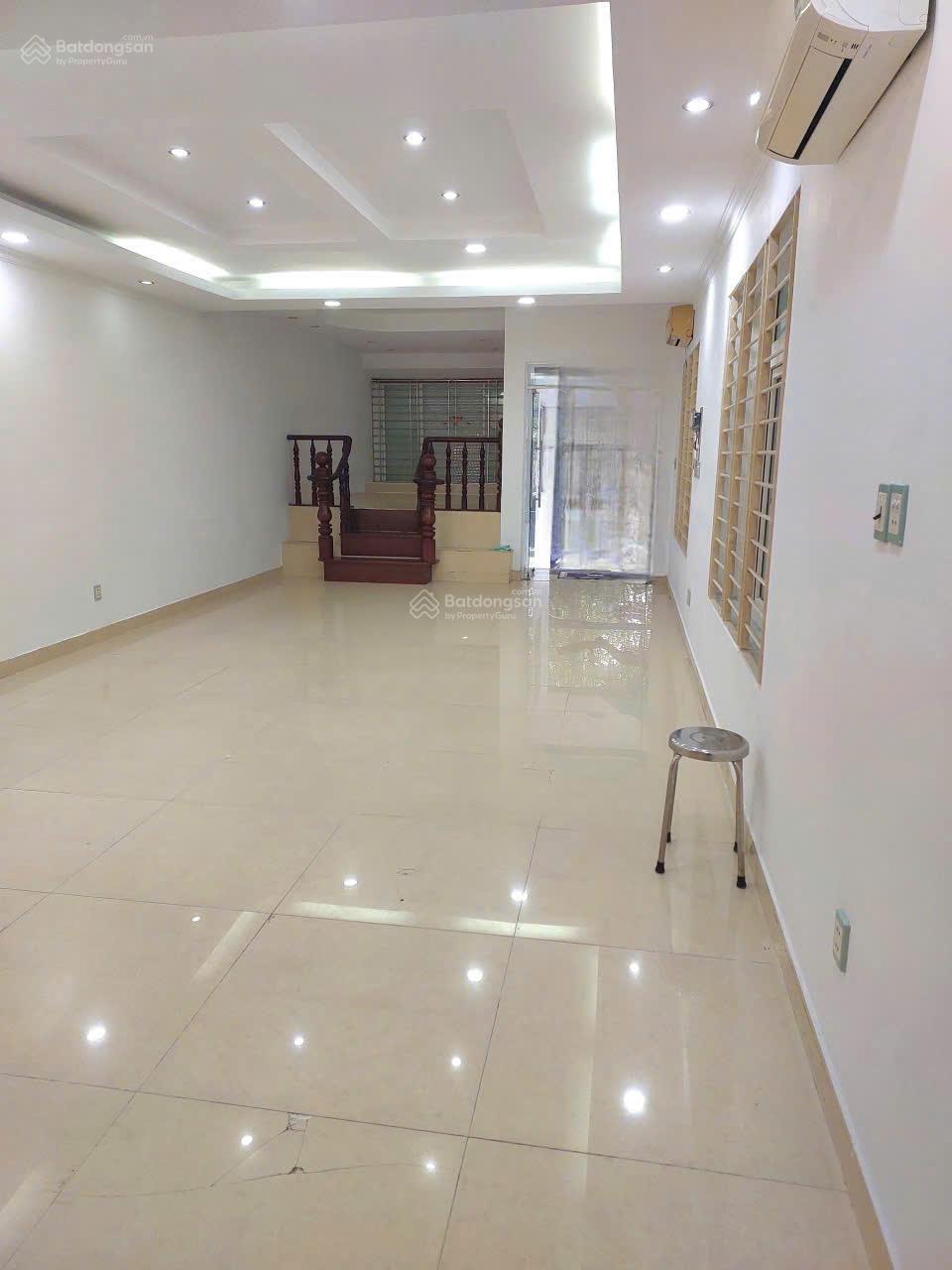 Văn phòng tầng trệt ( 60m2  10tr ) gần Nguyễn Hoàng Quận 2