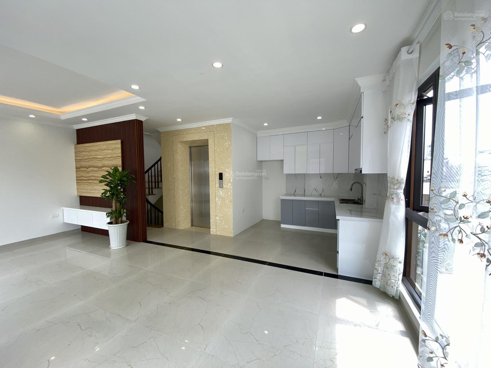 Hiếm! Nhà cực đẹp 42m2x7T thang máy. Ôtô vào nhà, ngõ thông KĐT Ciputra phố Võ Chí Công, Phú Thượng