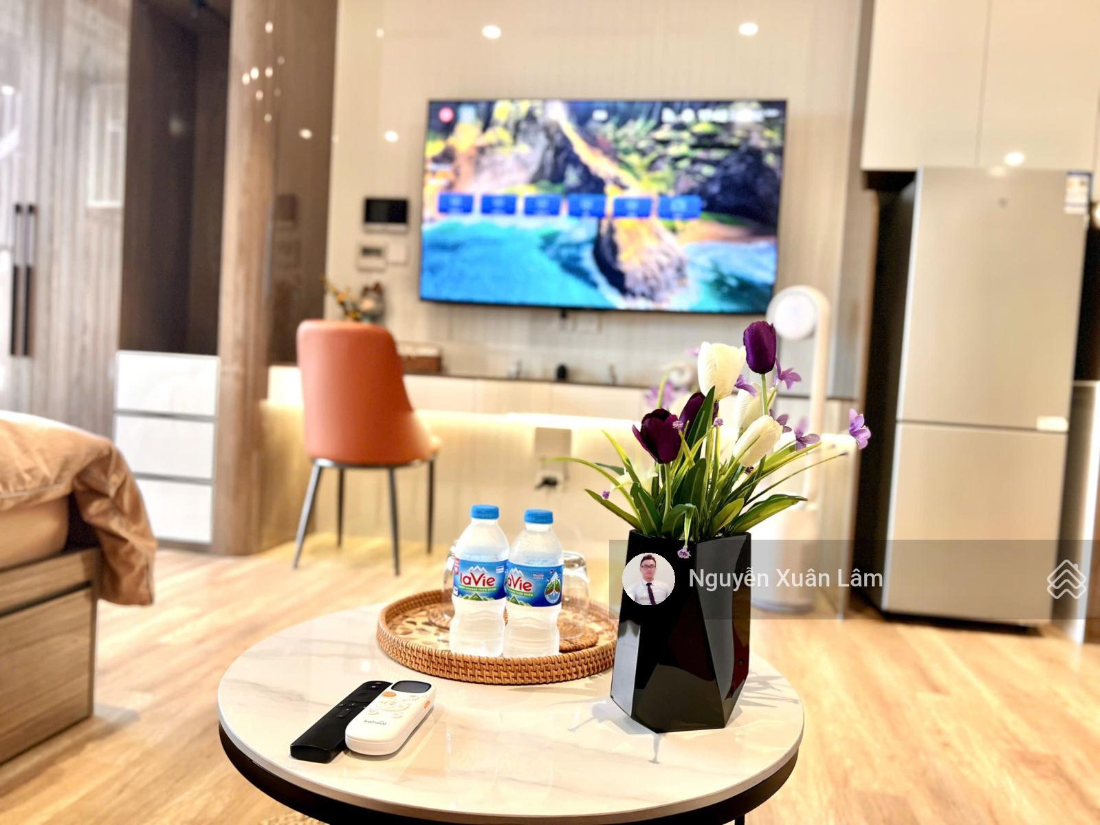 Cần cho thuê 32m2 full đồ đẹp view sông hồng giá rẻ 7 triệu toà Land Mark đẹp nhất Ecopark