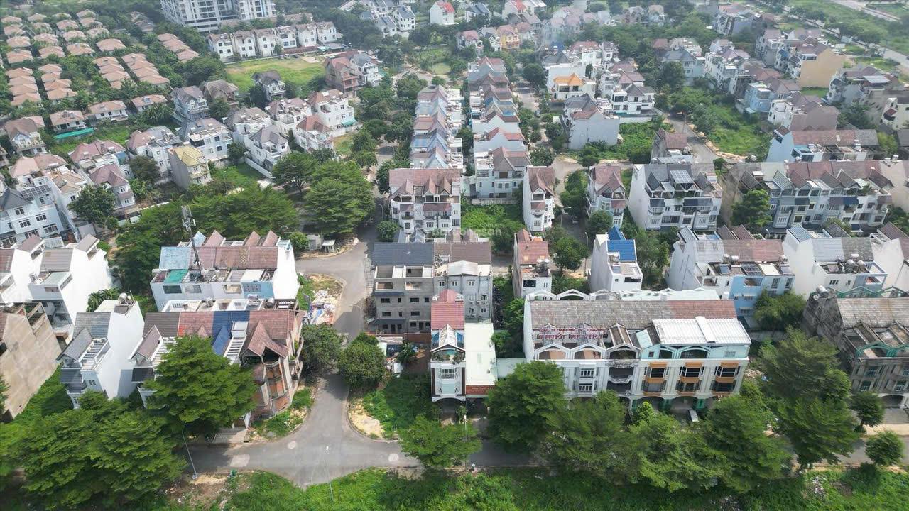 BÁN NHÀ MẶT TIỀN ĐƯỜNG D5  GẦN LIÊN PHƯỜNG | DT 165M (9x18.35) 1 TRỆT 2 LẦU GẦN THE GLOBAL CITY