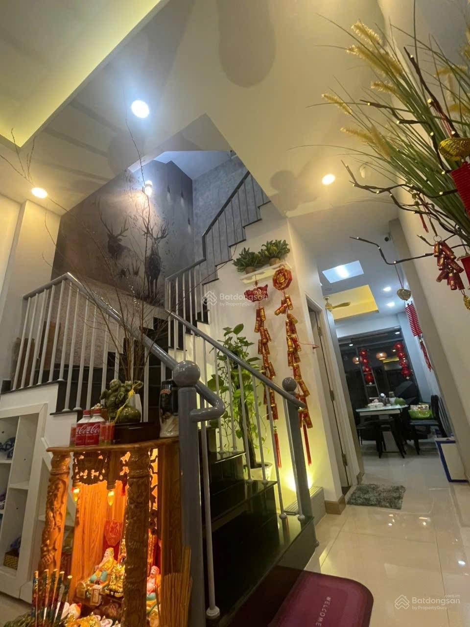 Bán nhà Dương Bá Trạc, phường 1 Quận 8, HXH 3lầu, 3Pn chỉ 9,7 tỷ