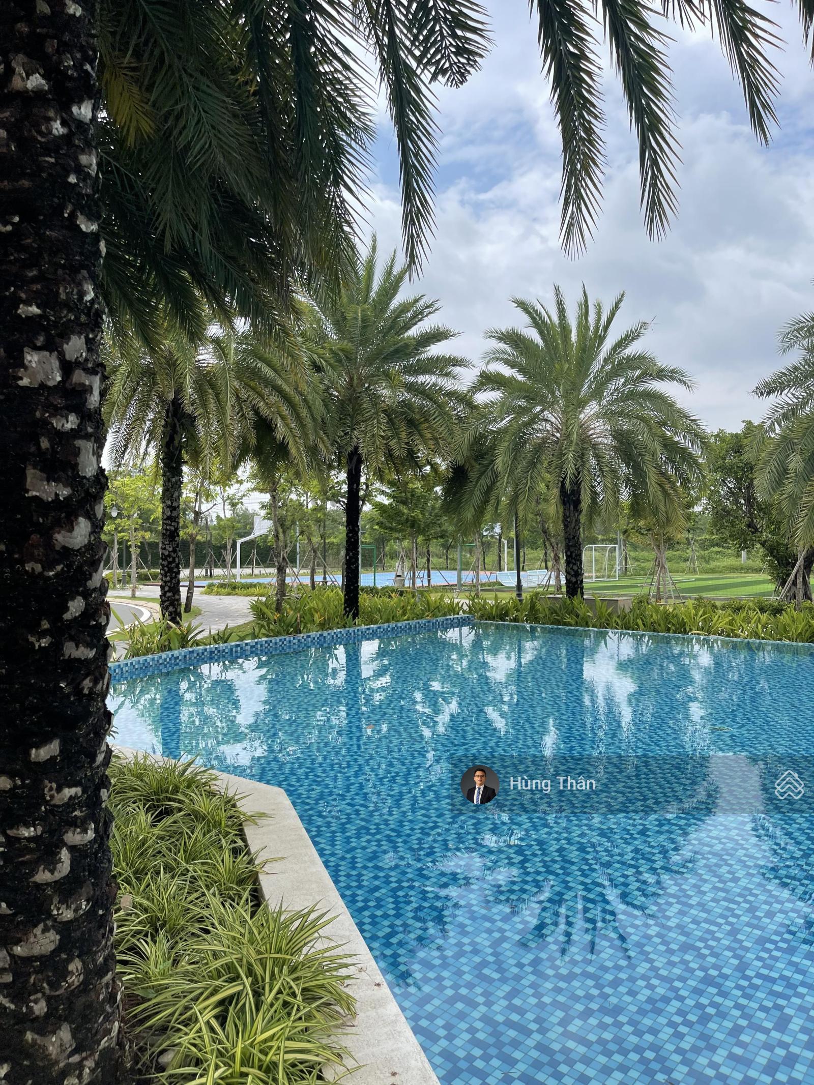 Chủ nhà gửi bán căn nhà phố trực diện hồ bơi, công viên ngay sông Rạch Chiếc (chỉ 1 căn duy nhất)