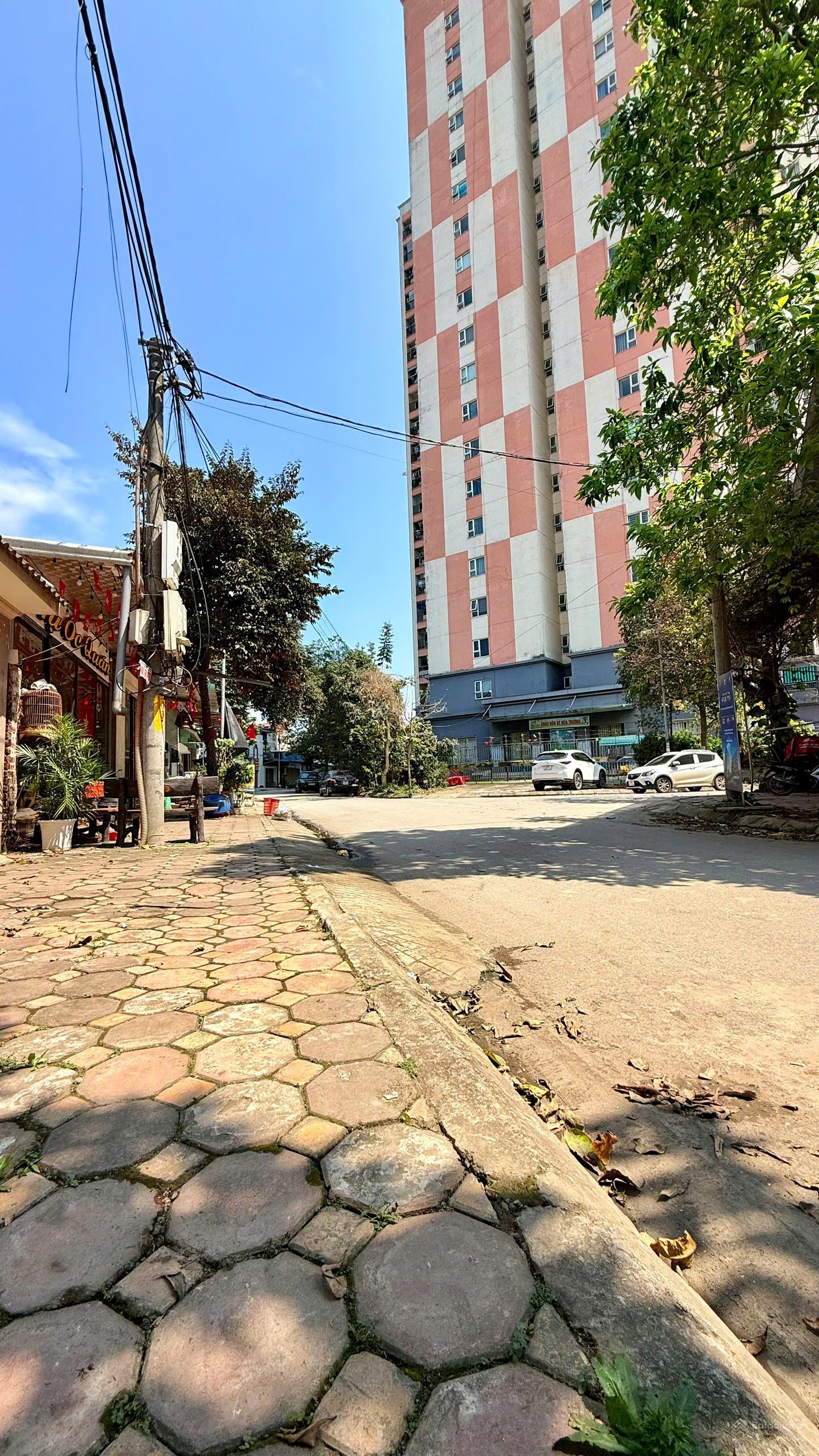 Bán gấp 200m2 đất đẹp nhất TĐC Bắc Phú Cát, ngay chân toà Phenika nên kinh doanh dòng tiền giá 8X