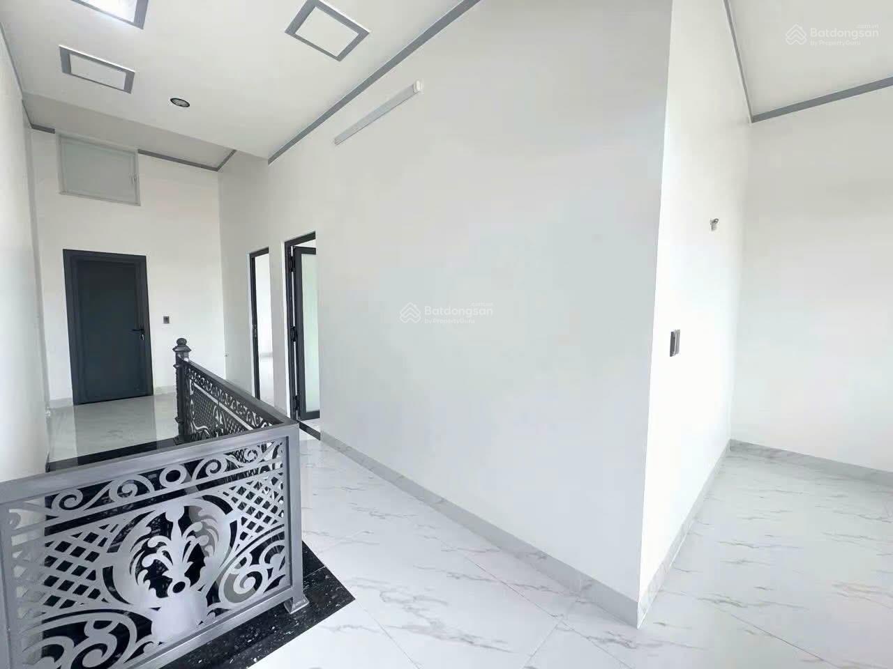 BÁN NHÀ 1T1L (bửu hoà củ.) DT:5x16=80M2. DTSD: 160M2. GIÁ: 3tỷ750 hoàn công đầy đủ