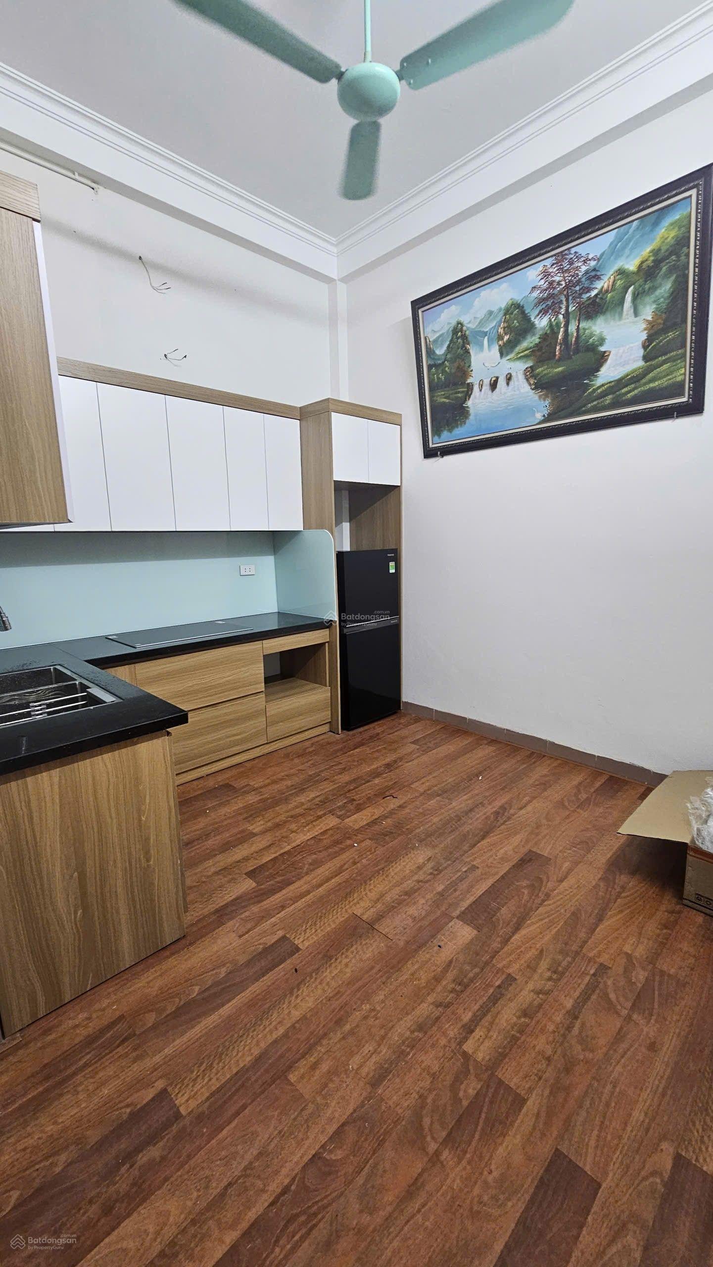 Hoa Lâm - Nguyên Căn 4 Ngủ - Full đồ - 10Tr Hoa Lâm - Nguyên Căn 4 Ngủ - Full đồ - 10Tr