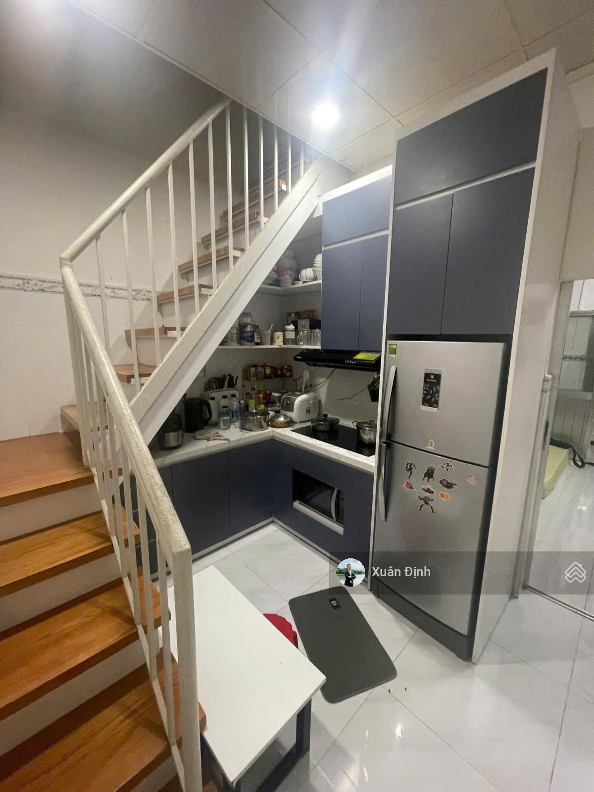 Bán nhà quận 2 gần Nguyễn Duy Trinh HXH 4m, nhà đẹp 2 tầng,nở hậu,sổ riêng hoàn công.Giá chỉ 5,5 tỷ