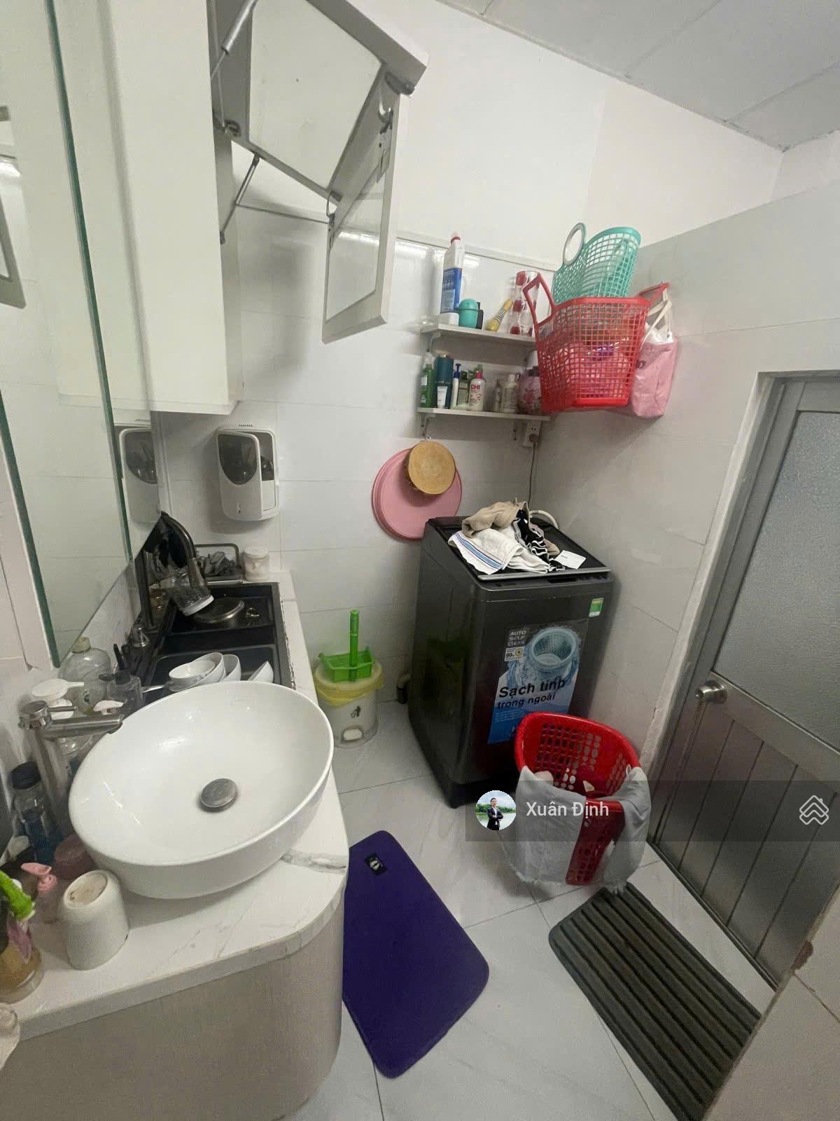 Bán nhà quận 2 gần Nguyễn Duy Trinh HXH 4m, nhà đẹp 2 tầng,nở hậu,sổ riêng hoàn công.Giá chỉ 5,5 tỷ