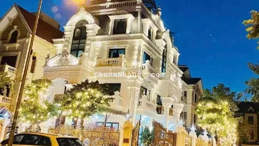 Bán biệt thự khu đô thị Việt Hưng 256m2 x 5 tầng - lô góc 4 mặt thoáng - sát Vinhomes RiverSide.