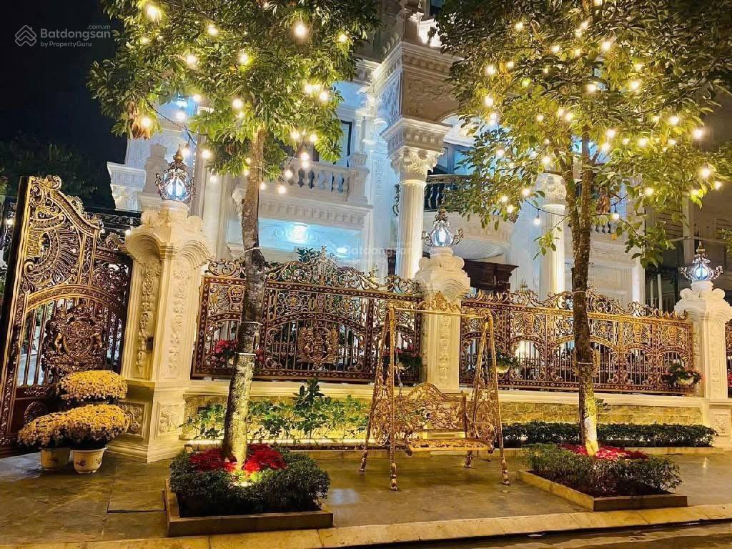 Bán biệt thự khu đô thị Việt Hưng 256m2 x 5 tầng - lô góc 4 mặt thoáng - sát Vinhomes RiverSide. Bán biệt thự khu đô thị Việt Hưng 256m2 x 5 tầng - lô góc 4 mặt thoáng - sát Vinhomes RiverSide.