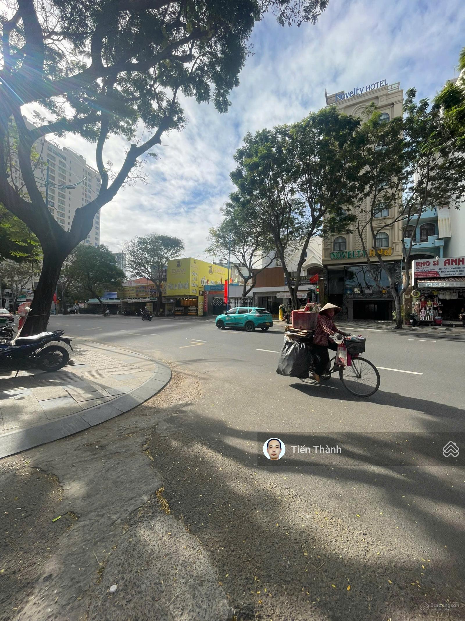 Bán Đất Gần Biển Bãi Sau Khu TĐC Hoàng Hoa Thám Đi Bộ Ra Biển 5 Phút, Dòng Tiền Khách Sạn chỉ 11 tỷ