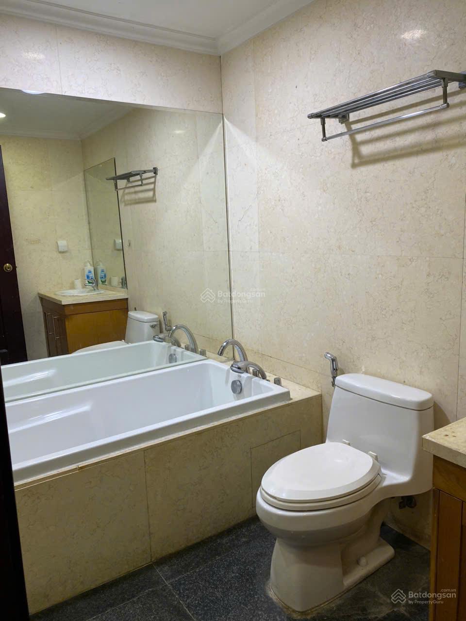 Bán căn hộ chung cư Royal City, giá tốt 12,5 tỷ, 110m2, view đẹp