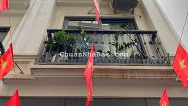 Cần bán gấp! Phố Hoàng Văn Thái, phân lô quân đội, Dt 48m2, xây 5 tầng, ngõ Ô tô tránh, nhỉnh 17 ty