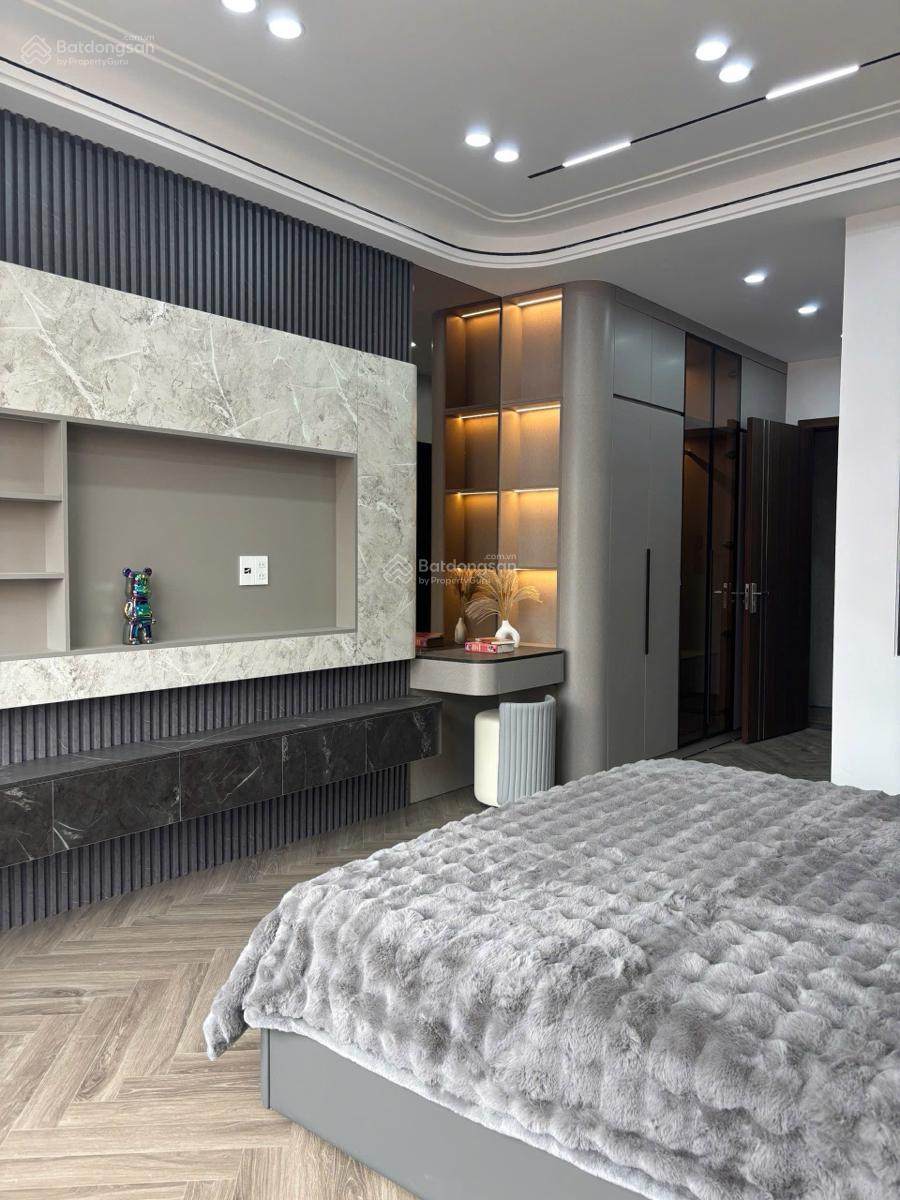 Cần bán gấp! Phố Hoàng Văn Thái, phân lô quân đội, Dt 48m2, xây 5 tầng, ngõ Ô tô tránh, nhỉnh 17 ty