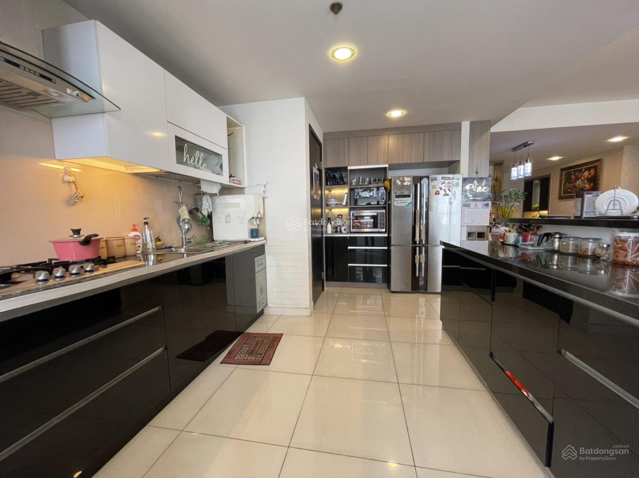 Chính chủ bán căn Sunrise City, 130m2, 3PN, 2WC, nội thất đầy đủ, giá: 10 tỷ, LH: 0938 498 *** Hoà Chính chủ bán căn Sunrise City, 130m2, 3PN, 2WC, nội thất đầy đủ, giá: 10 tỷ, LH: 0938 498 *** Hoà