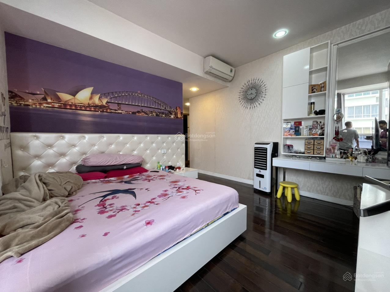 Chính chủ bán căn Sunrise City, 130m2, 3PN, 2WC, nội thất đầy đủ, giá: 10 tỷ, LH: 0938 498 *** Hoà Chính chủ bán căn Sunrise City, 130m2, 3PN, 2WC, nội thất đầy đủ, giá: 10 tỷ, LH: 0938 498 *** Hoà