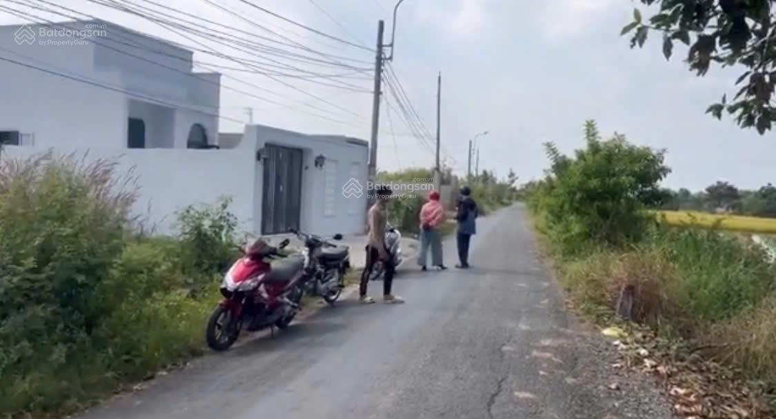 Bán đất Mỹ Lộc dt 5m x 29.9m giá 1,55 tỷ Mặt Tiền Đường Nhựa. LH 0918 040 ***