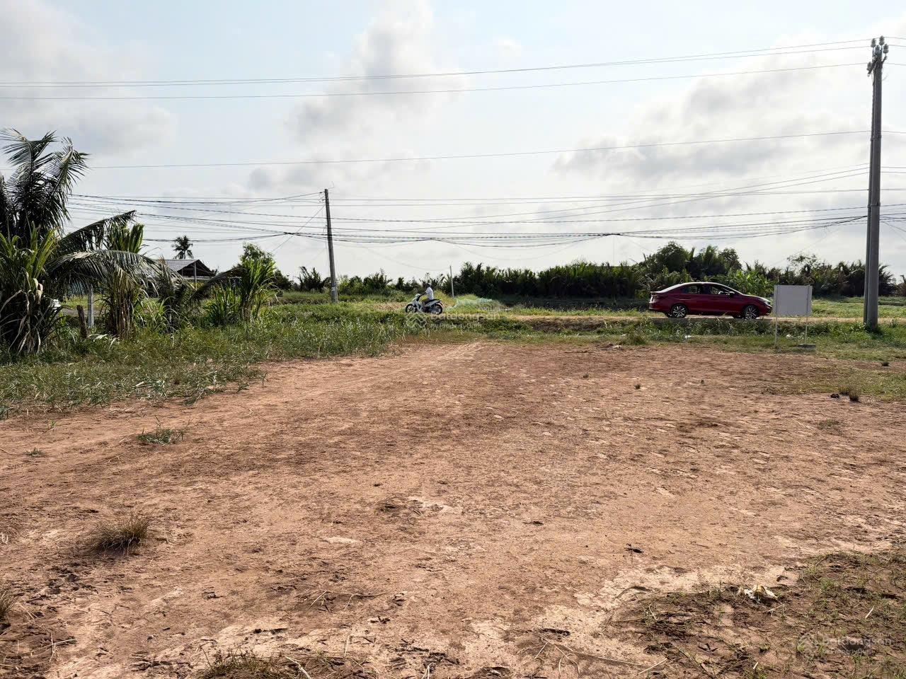 Chính Chủ bán gấp đất Quốc Lộ 57 ngay phà Mỹ An- An Đức 5600m2 thổ cư 300m2 giá 12 tỷ