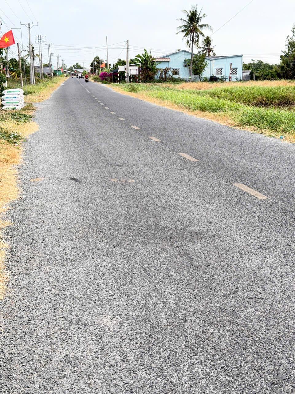 Chính Chủ bán gấp đất Quốc Lộ 57 ngay phà Mỹ An- An Đức 5600m2 thổ cư 300m2 giá 12 tỷ