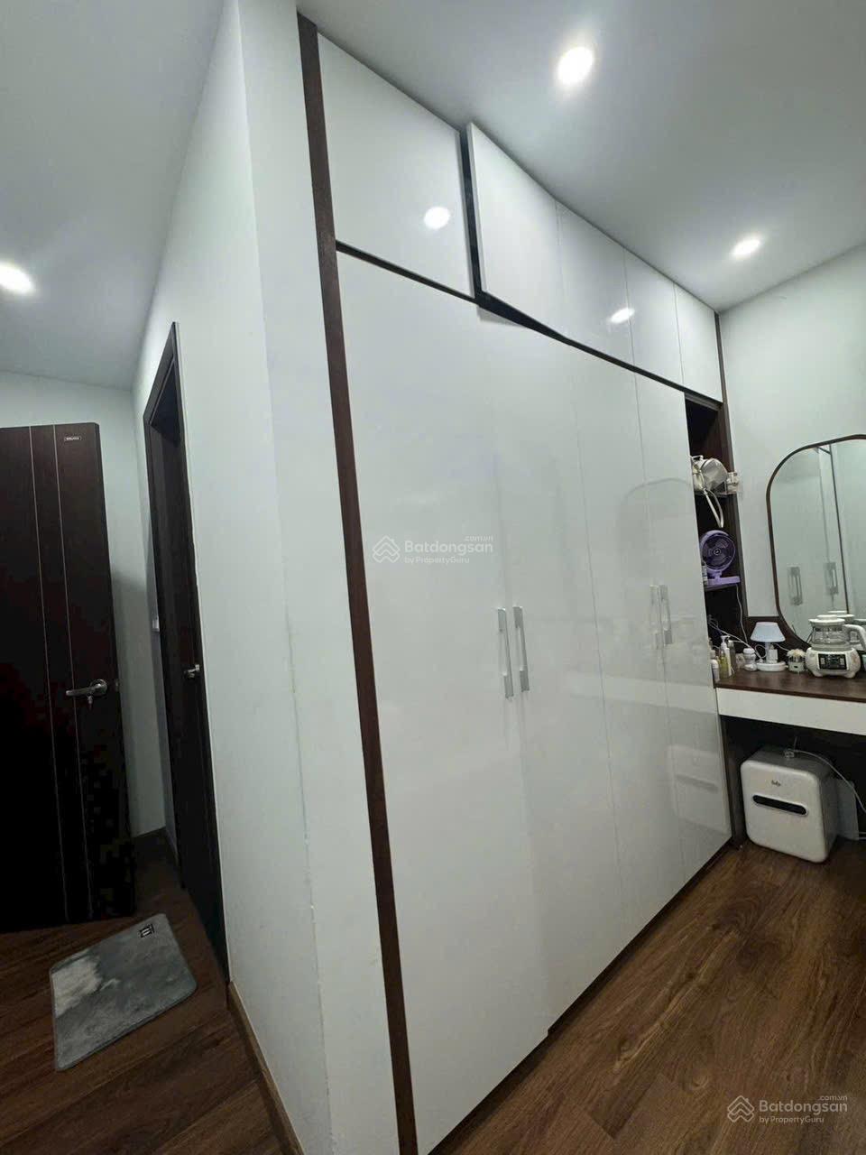 Mời thuê căn chung cư VCI 2 ngủ giá từ 8 tr lh; 0981 693 ***.