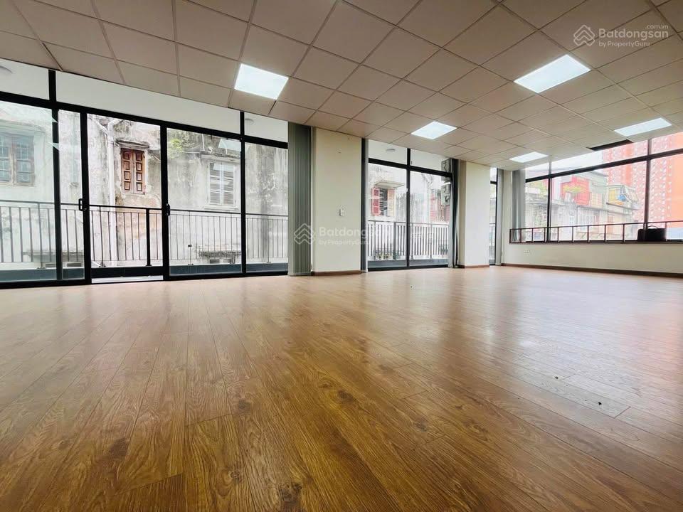 Cho thuê văn phòng Nguyễn Xiển 70m²  Giá chỉ 10 triệu/tháng  Văn phòng đẹp, có thang máy