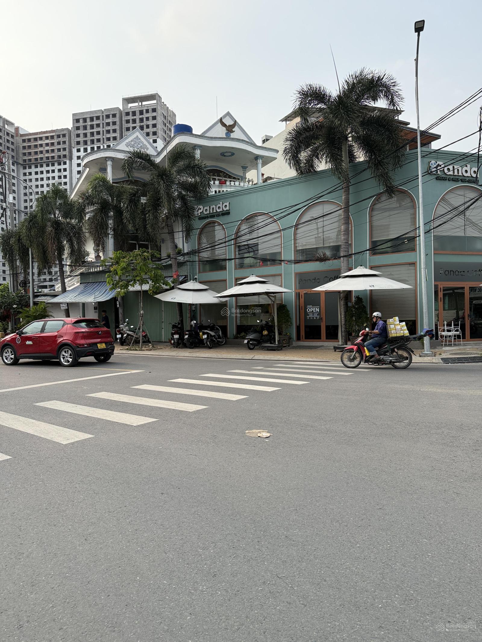 Bán nhà mặt tiền ngay Tên Lửa ngay Aeon Mall Bình Tân, 180m2(8x23) sổ vuông, ko LG, ko QH, 100tr/m2