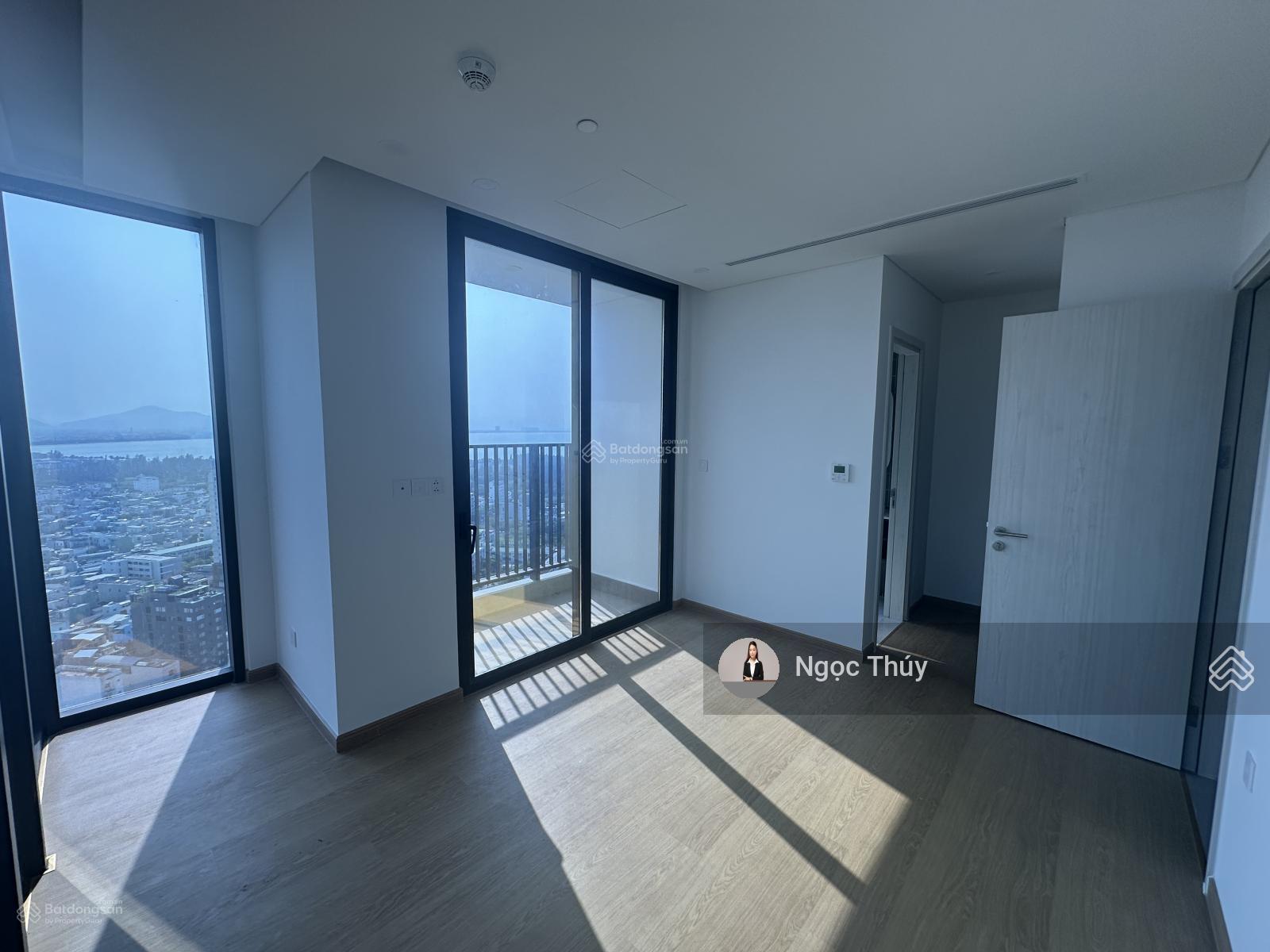 Căn góc 2PN mặt tiền Sông Hàn - 76m2 giá chỉ khoảng 80 triệu/m2. Cực hiếm