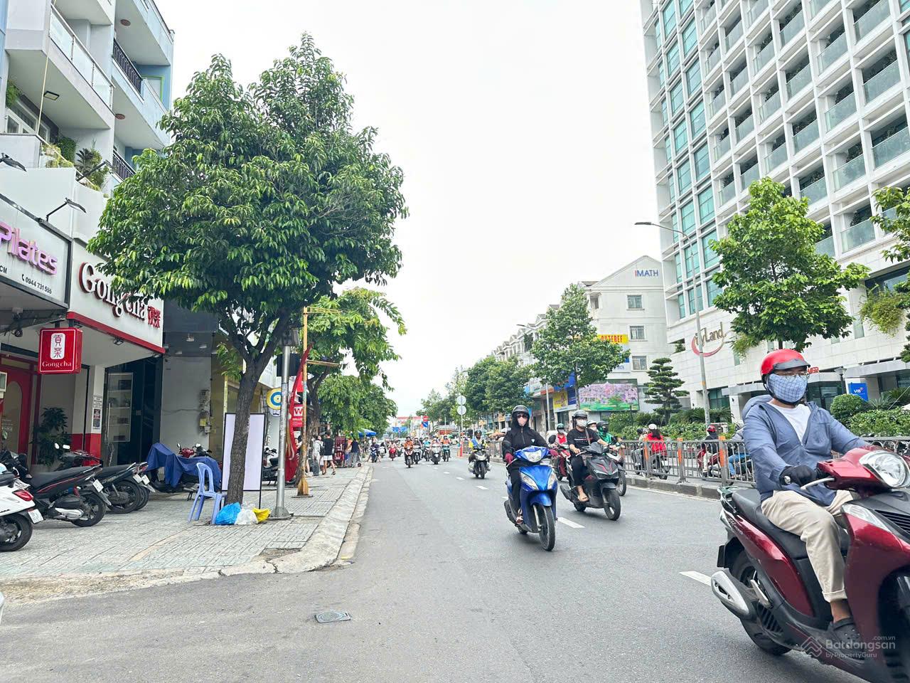 Bán nhà mặt phố tại Dương Quảng Hàm, 118 tỷ, 460m2, mặt tiền 12m kết cấu 8 tầng ĐCT 500tr/1 tháng