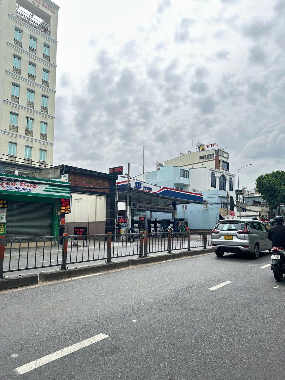 Bán nhà mặt phố tại Dương Quảng Hàm, 118 tỷ, 460m2, mặt tiền 12m kết cấu 8 tầng ĐCT 500tr/1 tháng