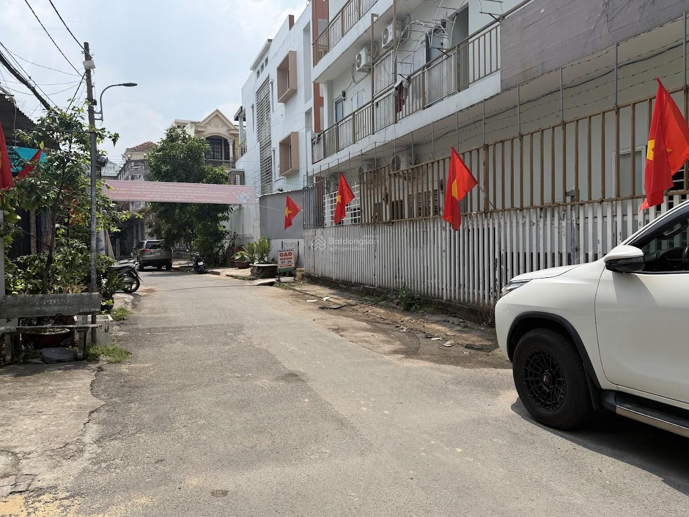 Khu đồng bộ Phạm Văn Chiêu, 4x16m, 1 trệt 2 lầu ST. Giá chỉ 7,6 tỷ Khu đồng bộ Phạm Văn Chiêu, 4x16m, 1 trệt 2 lầu ST. Giá chỉ 7,6 tỷ