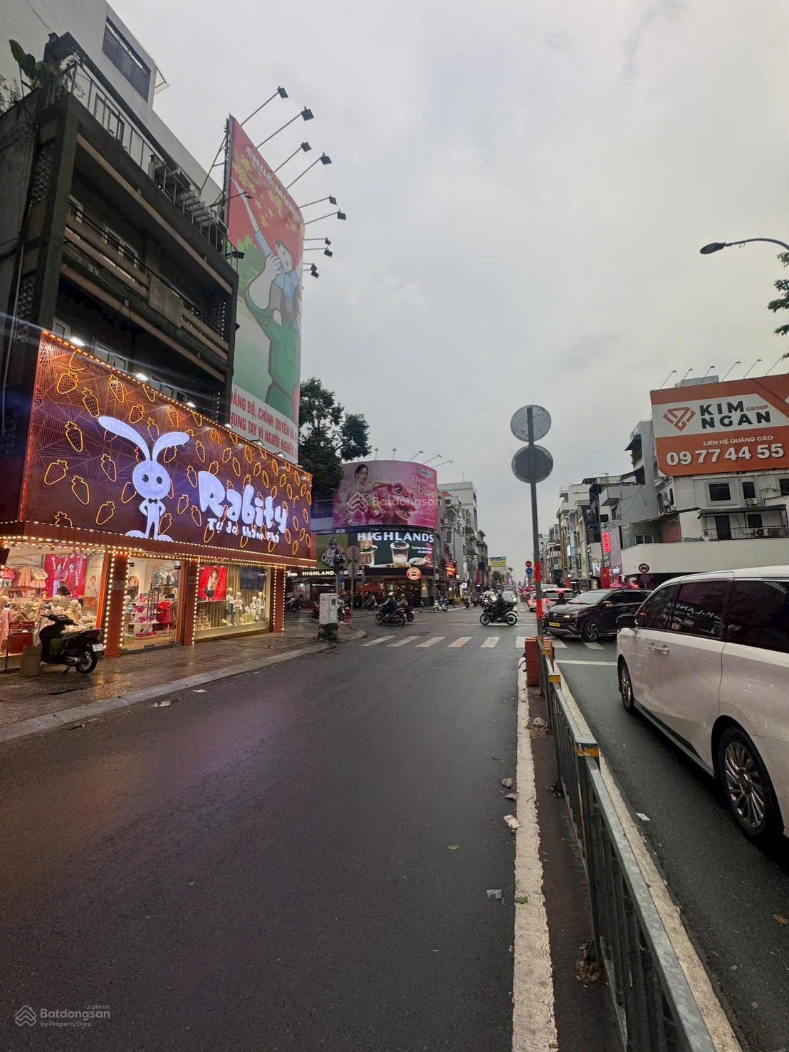 Cần bán Toà nhà MT Hai Bà Trưng ngay công viên Lê Văn Tám. DT: 7.1x27m, NH:14m. Hầm 8 Tầng.