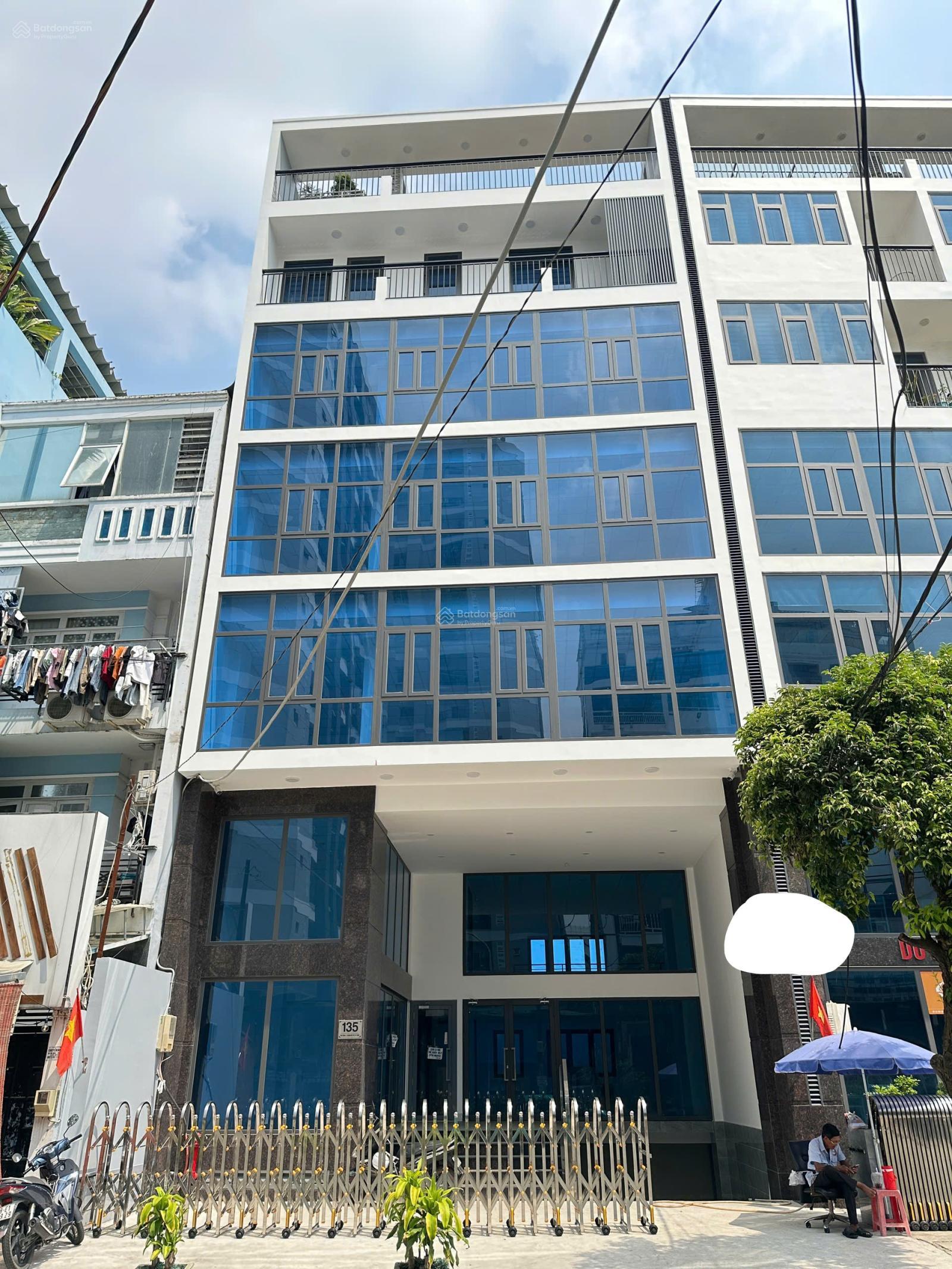 Building có thang máy mặt tiền Đường Tân Cảng Quận Bình Thạnh