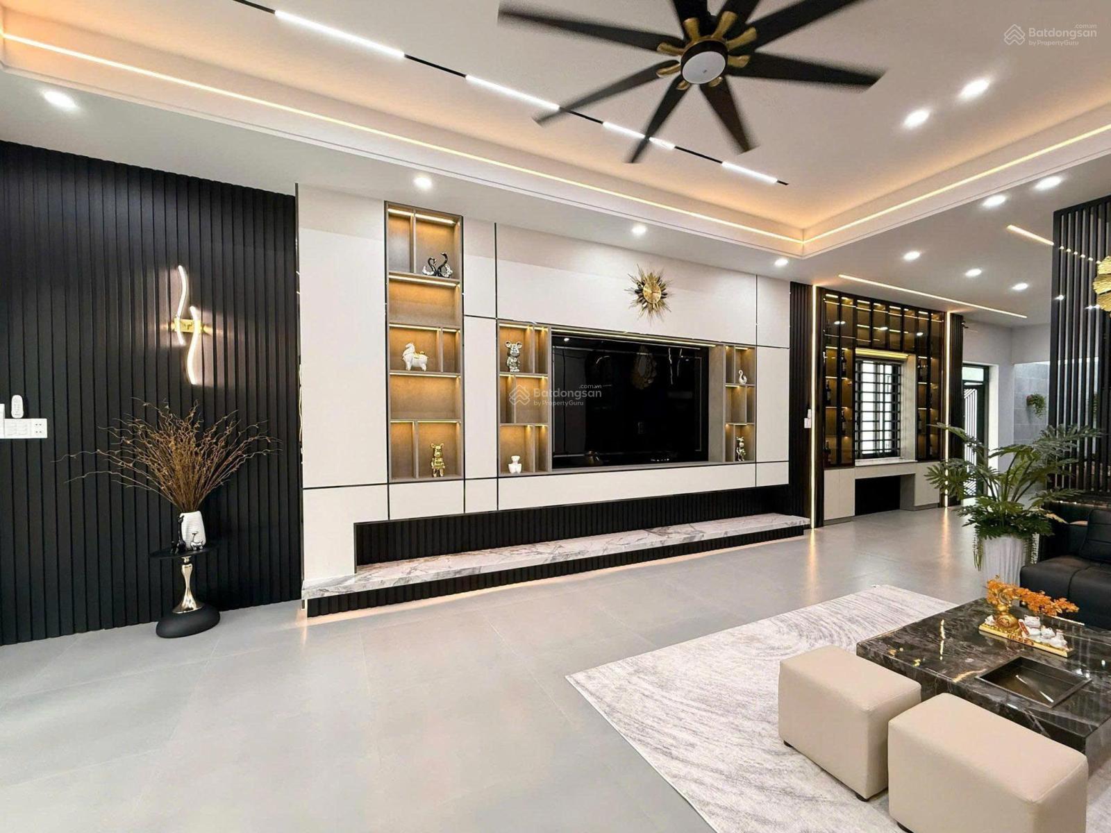 Bán nhà đường Lạc Long Quân, phường 8, quận Tân Bình (4*28) 7PN hơn 7 tỷ