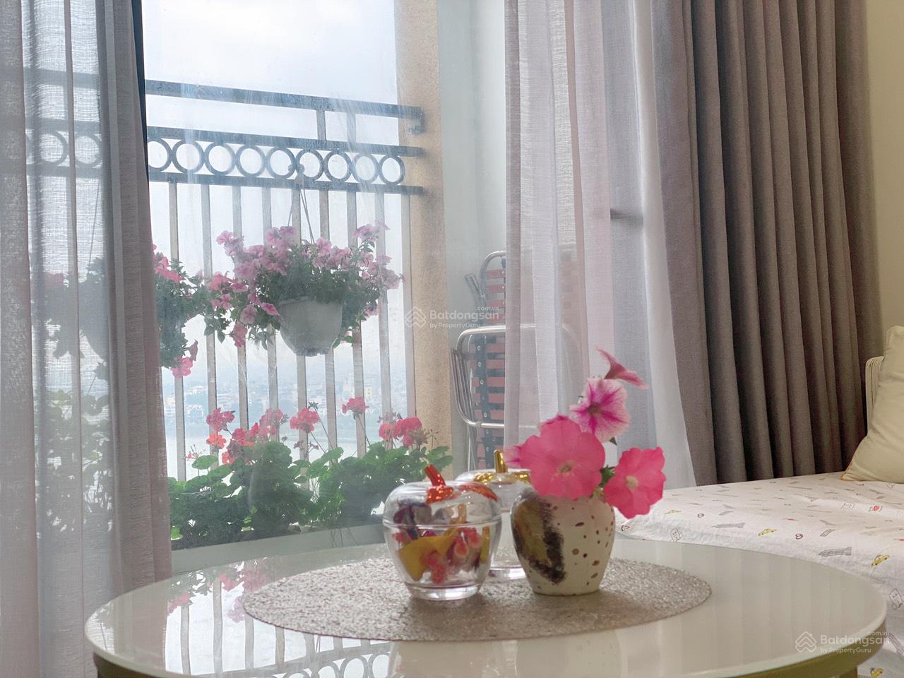 Chính chủ bán gấp căn góc 2 PN full nội thất Edorado 2 Tây Hồ