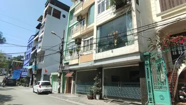 CC BÁN NGÕ 908 KIM GIANG GẦN TRƯỜNG PHÂN LÔ OTO,NỞ HẬU DT42M,4TẦNG MẶT TIỀN 3.9M HƠN 9TỶ:0865 513 ***