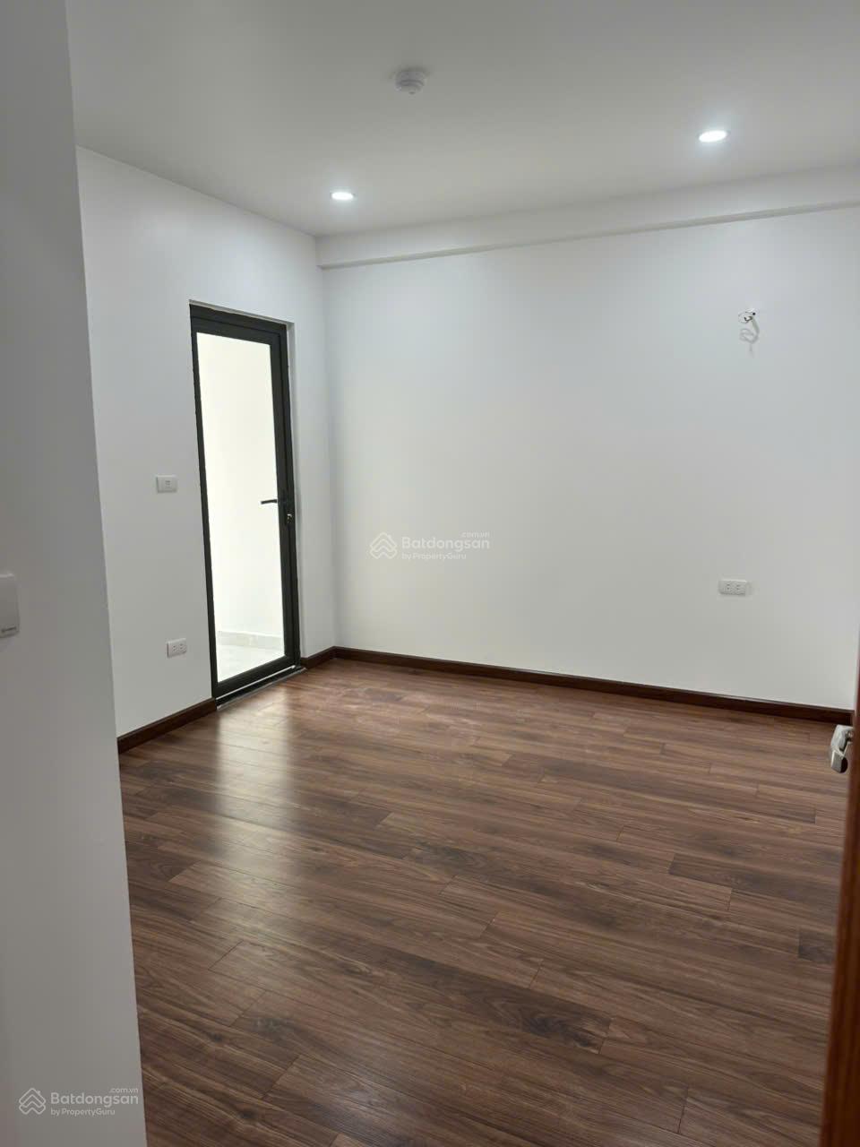 Chính chủ cần bán gấp căn hộ 72m2 view thành phố, bàn giao full nội thất Chính chủ cần bán gấp căn hộ 72m2 view thành phố, bàn giao full nội thất