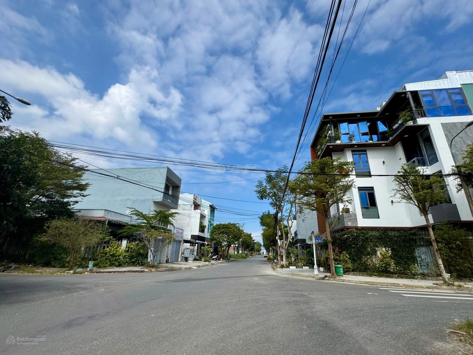 Bán NHANH cặp đất 200m2 đường Nguyễn Nghiễm sát Trường Sa, gần bãi biển Non Nước Bán NHANH cặp đất 200m2 đường Nguyễn Nghiễm sát Trường Sa, gần bãi biển Non Nước