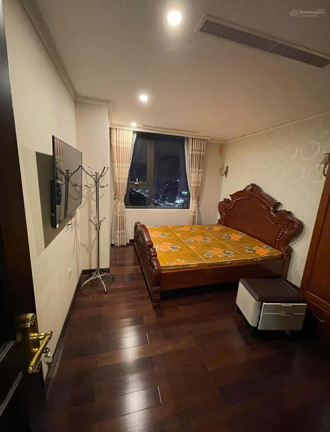 Cho thuê căn hộ 2pn2vs 72m2 full nội thất , tầng trung , bc đông nam Cho thuê căn hộ 2pn2vs 72m2 full nội thất , tầng trung , bc đông nam