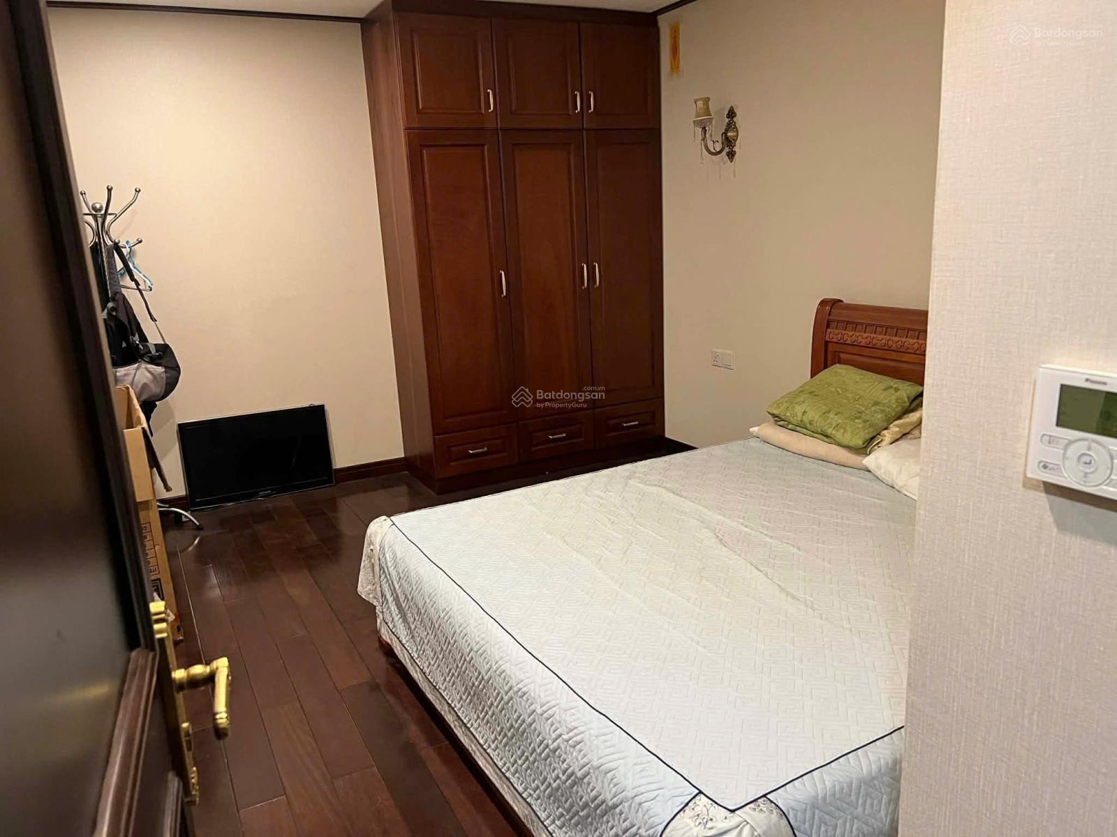 Cho thuê căn hộ 2pn2vs 72m2 full nội thất , tầng trung , bc đông nam Cho thuê căn hộ 2pn2vs 72m2 full nội thất , tầng trung , bc đông nam