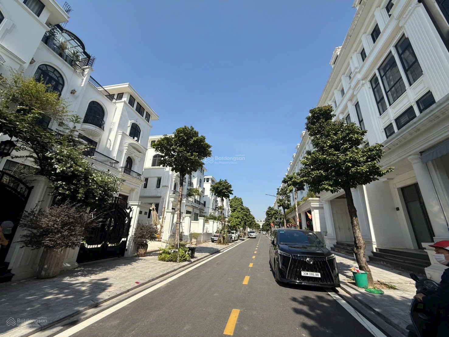 BÁN CĂN LIỀN KỀ VỊ TRÍ ĐẸP, GIÁ TỐT NHẤT THỊ TRƯỜNG, TRƯỚC NHÀ THOÁNG RỘNG LH 0961 730 ***