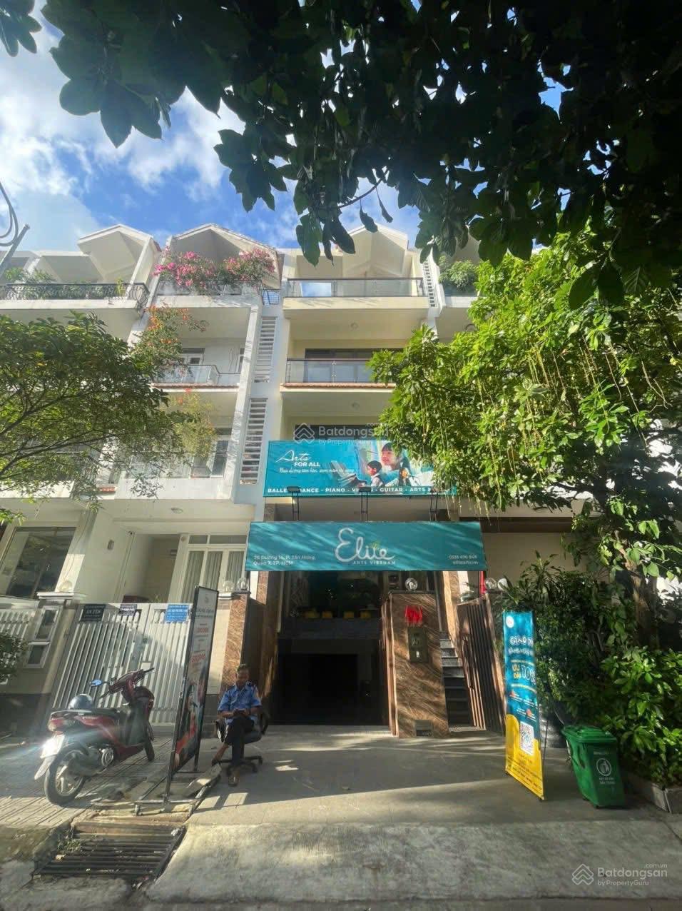 Cho thuê Văn phòng DT 450m2 , chỉ với giá 55tr/th tại Khu đô thị Him Lam Kênh Tẻ, Q7, có thang máy