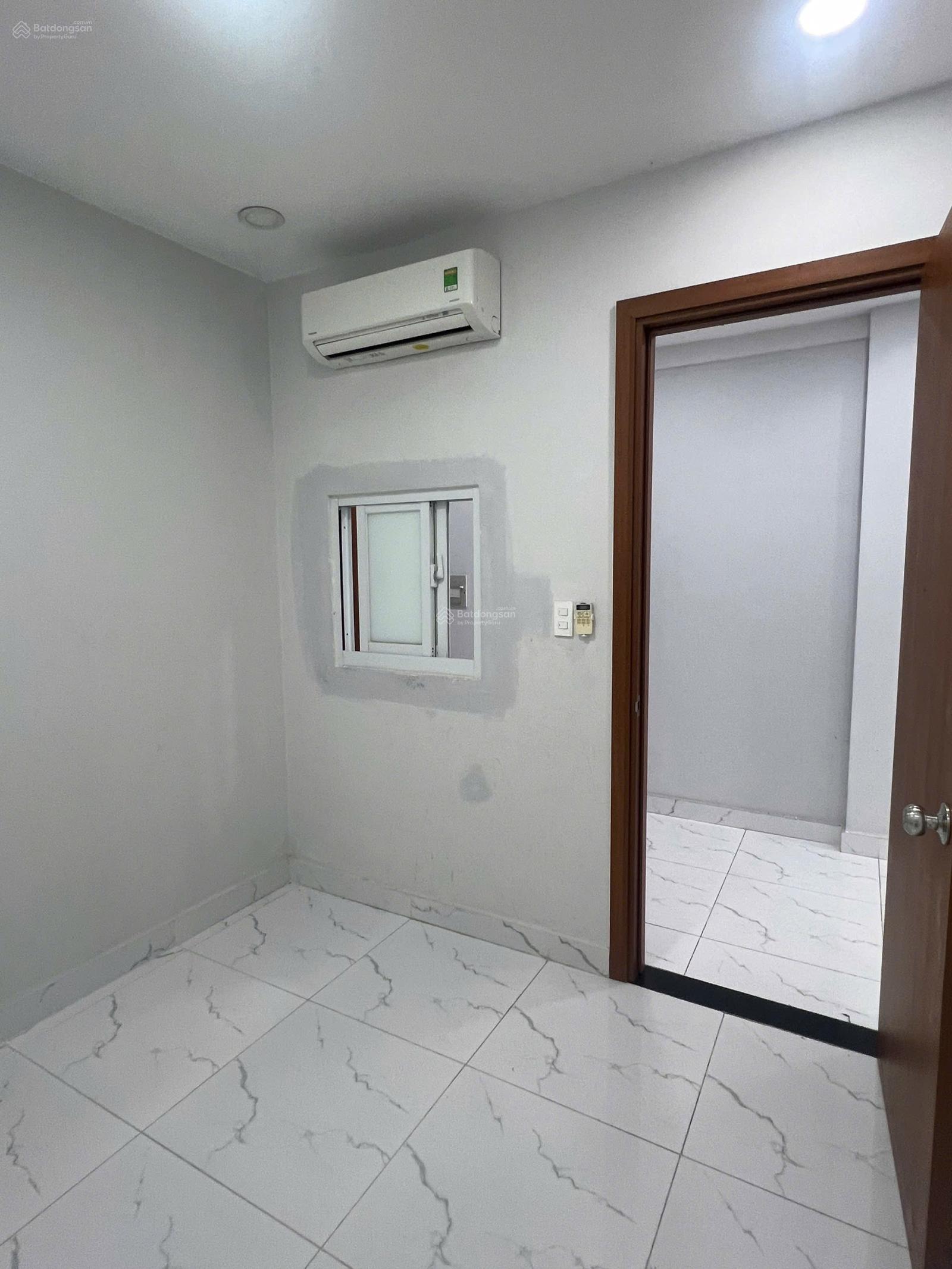 Băn căn hộ Phúc Đạt 50m2 2PN 1WC không nội thất giá 1tỷ250 lầu cao