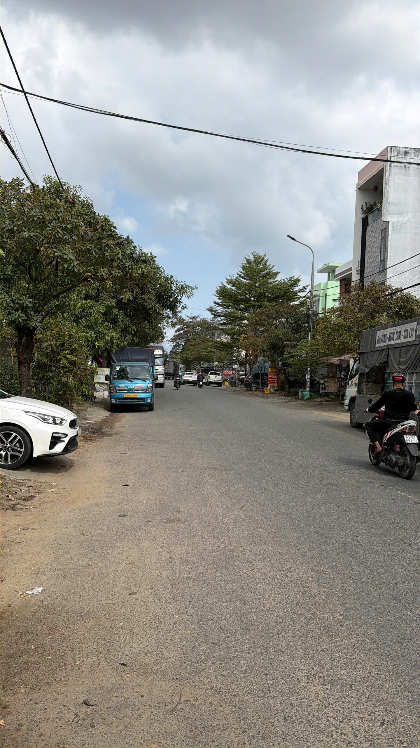 Bán đất MT Hoàng Tăng Bí đường 10m5m ngay bến xe trung tâm
