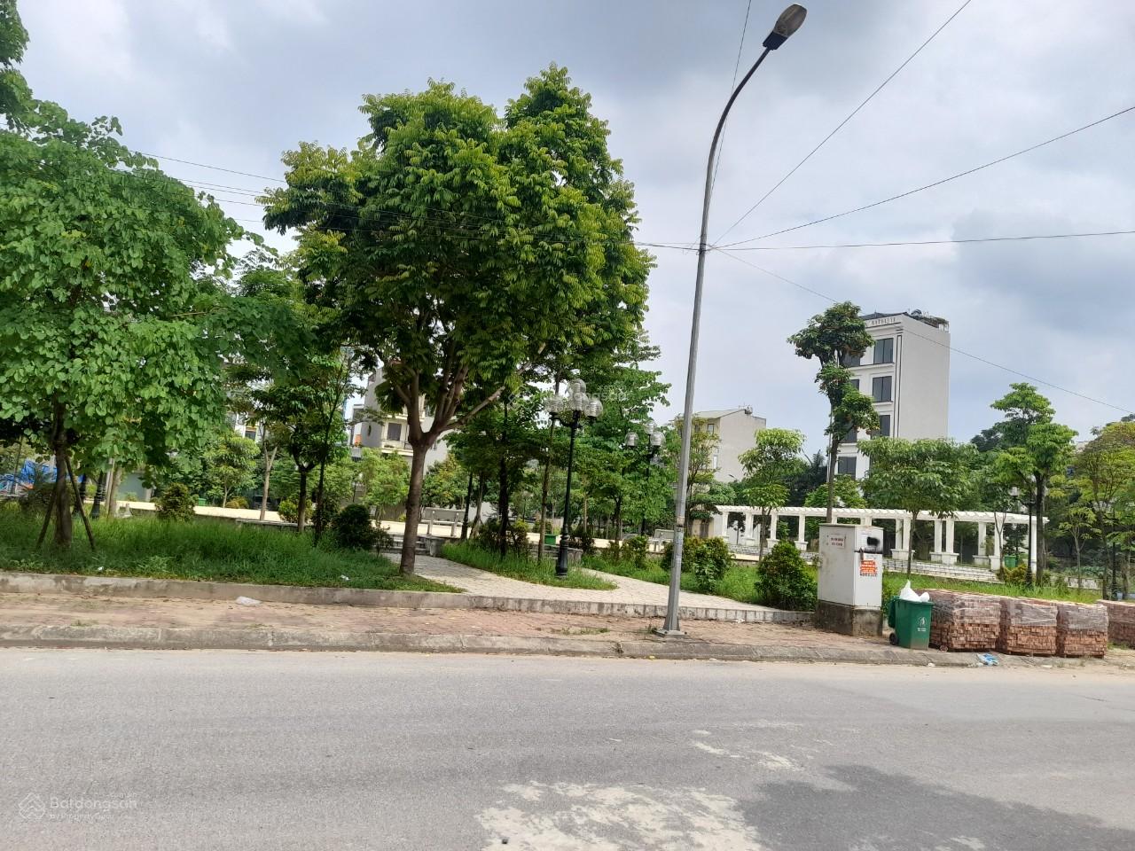 Cần bán lô dịch vụ Đồng Đế- Dương Nội - Hà Nội, hướng Đông Nam. sổ đỏ pháp lý, giá chỉ nhỉnh 12 tỷ