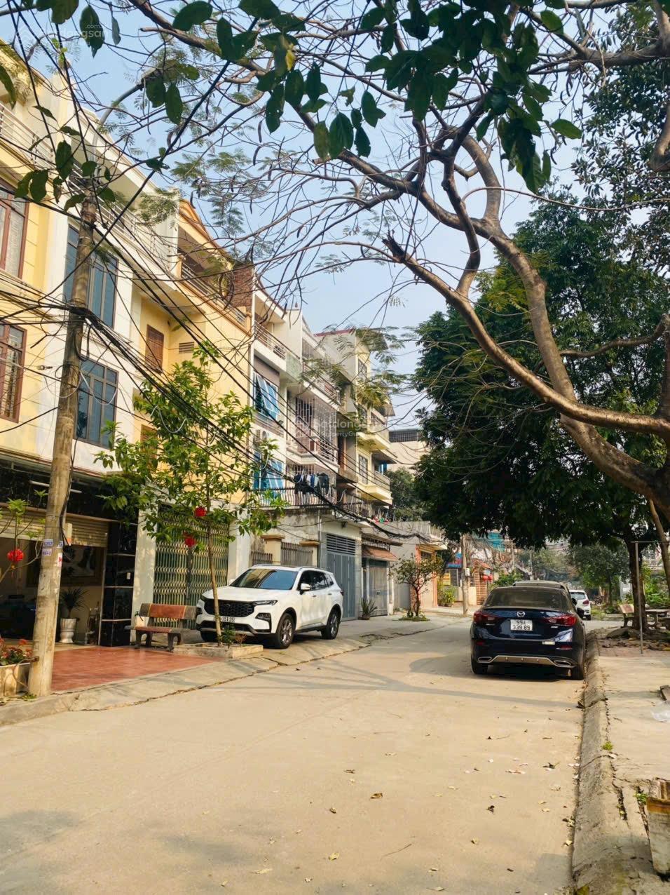 Chính Chủ gửi bán nhà liền kề đồng xép đt 100m có nhà 4 tầng chỉ việc đến ở