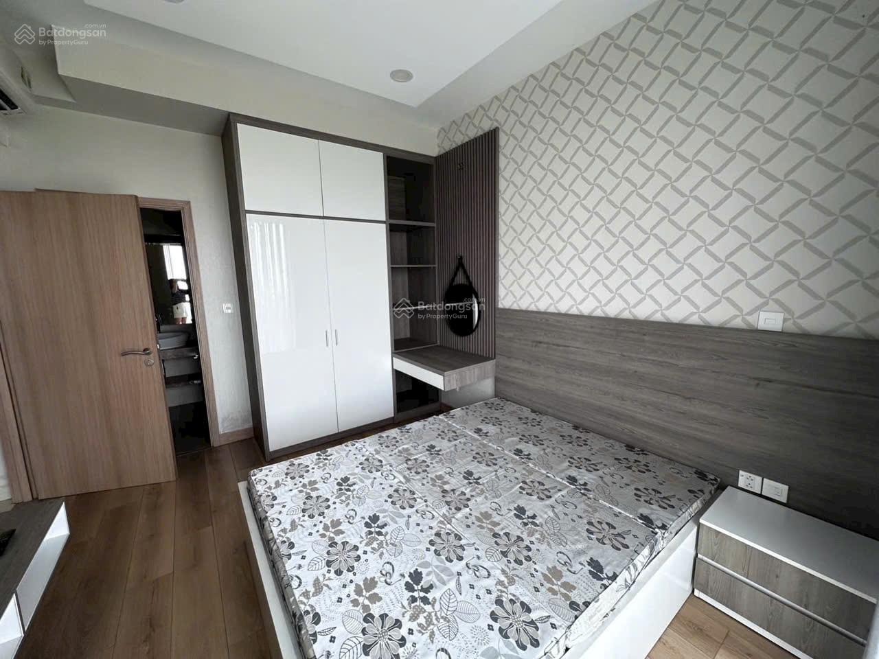 Chính chủ cần bán nhanh căn hộ Dockland DT 125m2, 3PN, Giá 6ty4 nhà có 2 ban công 0938 607 ***